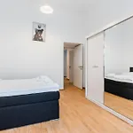 Family Apartment Next To Danube River
